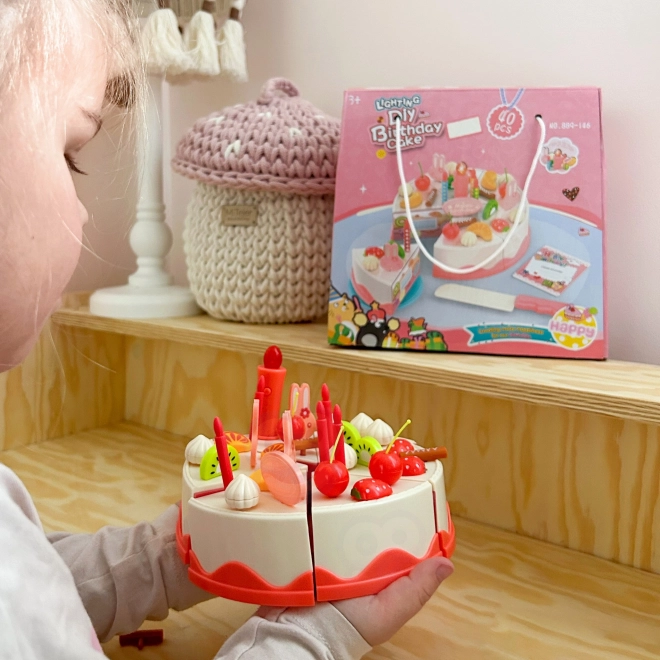 Gâteau d'anniversaire Woopie à découper avec des fruits et des bougies - 40 pièces