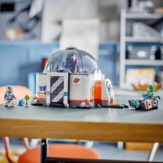 Rover d’exploration et drone de livraison