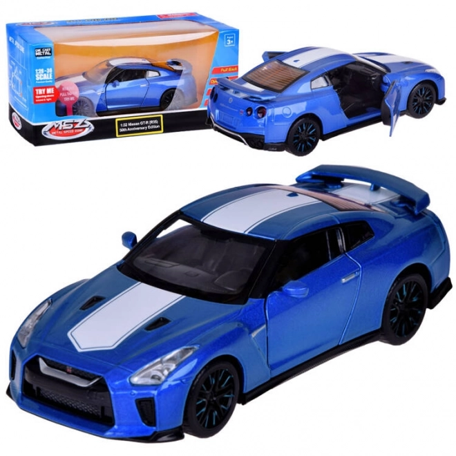 Auto Nissan GT-R avec portes ouvrantes