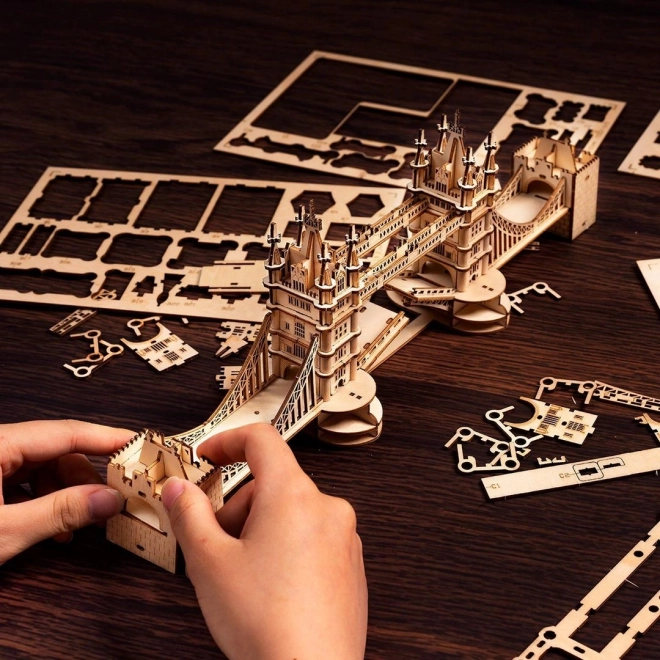RoboTime puzzle en bois 3D pont Tower Bridge éclairé