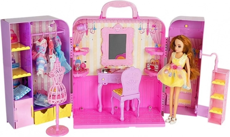 La poupée et ses accessoires