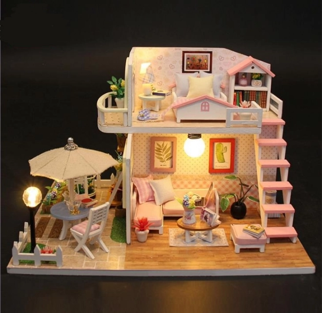 Maison de poupée en bois avec éclairage LED