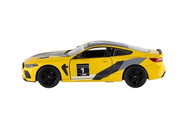 Voiture Kinsmart BMW M8 Competition Coupé 1:38 métal/plastique 12,5cm 4 couleurs à rétrofriction 12pcs en boîte