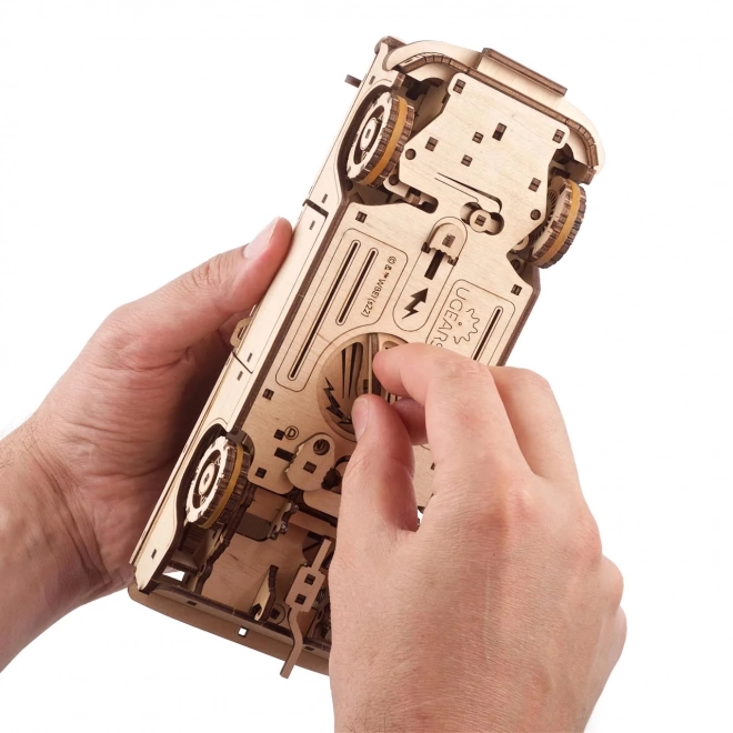 Ugears puzzle mécanique en bois 3D Harry Potter Ford Anglia Volant