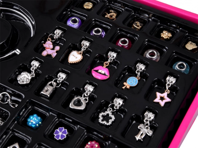 Ensemble de pendentifs et perles pour bracelets