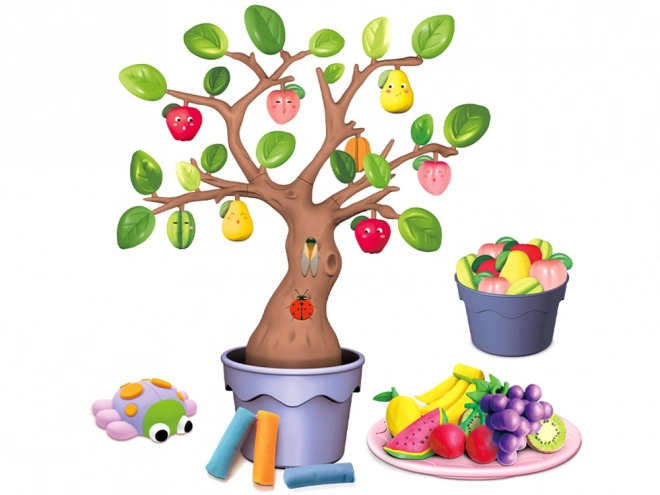 Arbre de fruits et insectes en pâte à modeler colorée