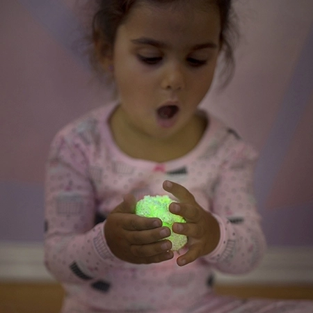Pâte à modeler lumineuse pour création infinie