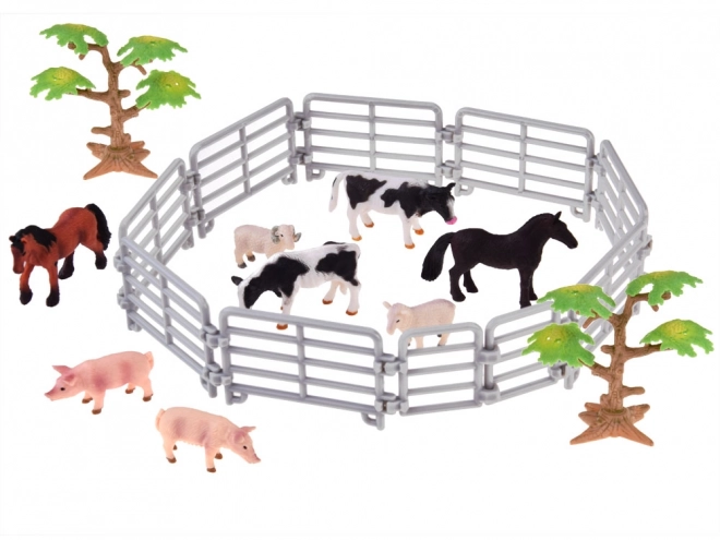 Mega grande ferme avec tracteurs et animaux