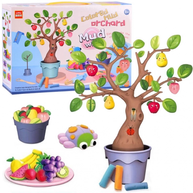 Arbre de fruits et insectes en pâte à modeler colorée