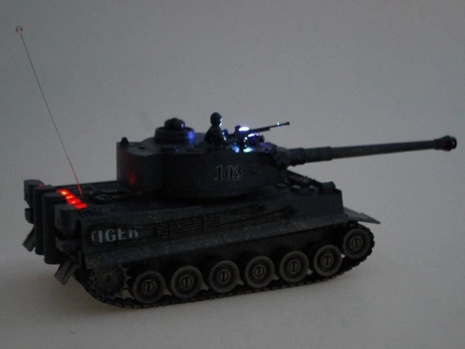 Char de Bataille TIGER 103 1/28 RC0375
