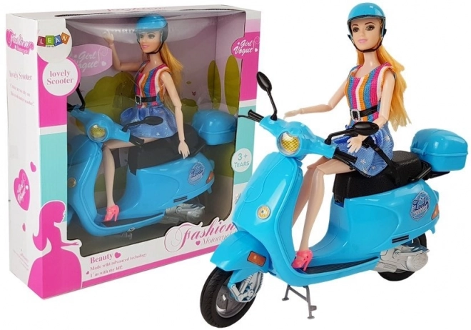 Poupée sur scooter rose avec casque, cheveux longs