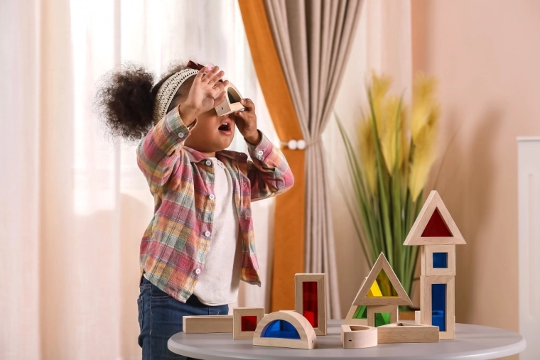 Finition en bois sûre pour les petites mains