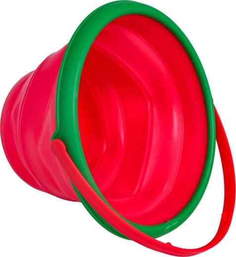 Seau pliable qui fait gagner de la place