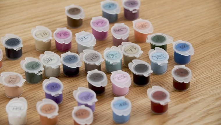 Peintures pratiques en godets