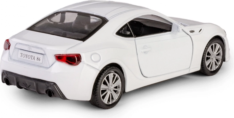 Carrosserie en métal et pneus en caoutchouc