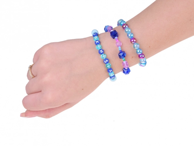 Perles colorées et cristaux pour la création de bracelets