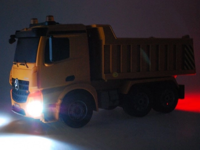 Benne Mercedes-Benz Arocs Télécommandée