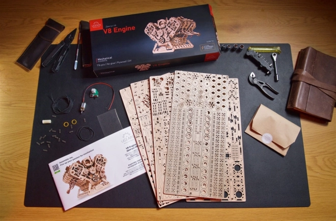 Ugears 3D puzzle en bois moteur V8