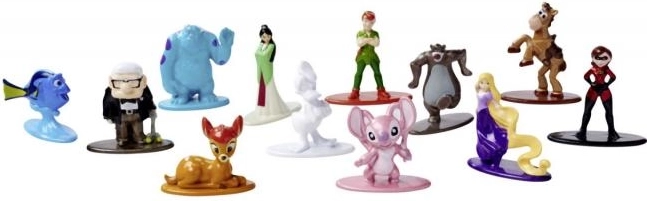 Mini figurines en métal aux détails soignés