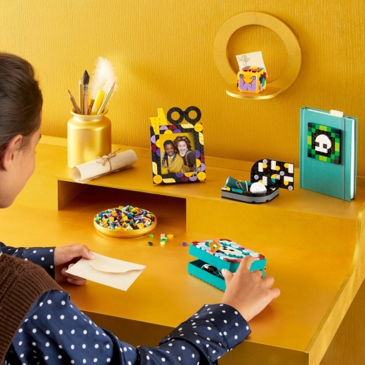 Un rangement pratique sur le bureau