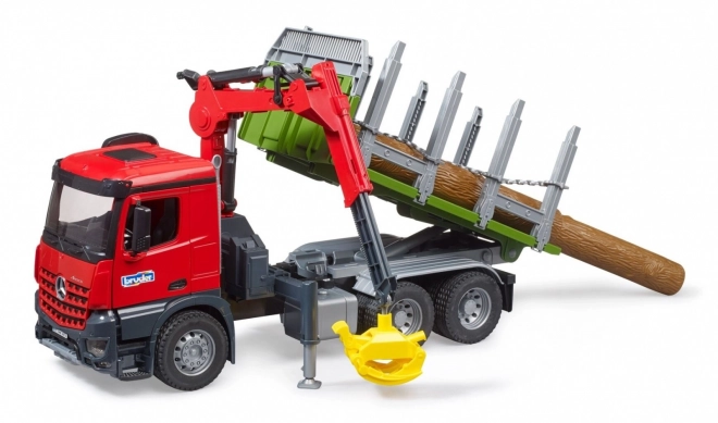 Transporteur de bois Bruder avec grue hydraulique