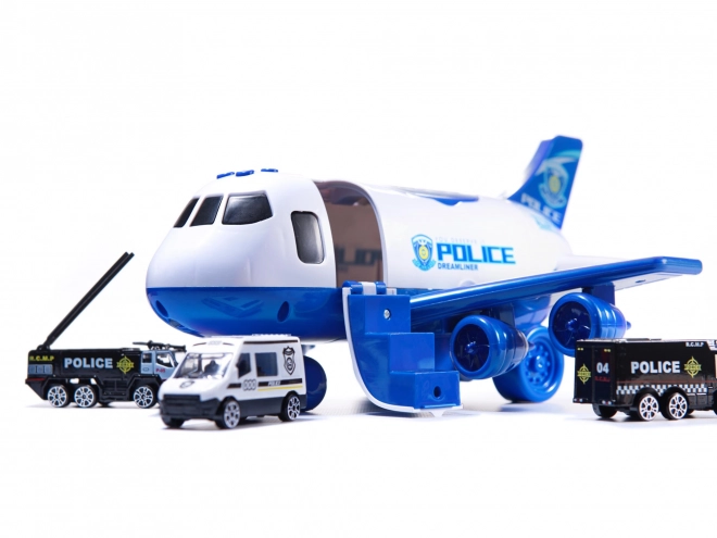 Transporteur d'avion et 3 voitures de police
