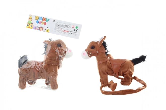 Cheval en peluche qui marche avec des sons