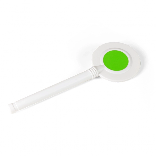 Ensemble de police tissu/plastique casquette, bâton, sifflet sur carte 30x48x8cm