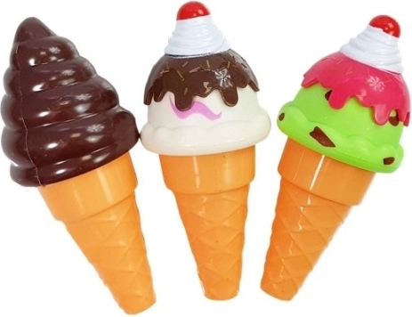 Fête de la glace avec cornets et coupes