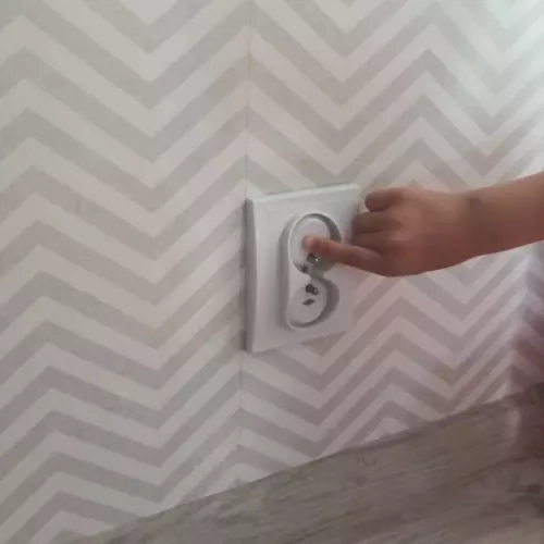 Couvercles de sécurité pour prises blanches