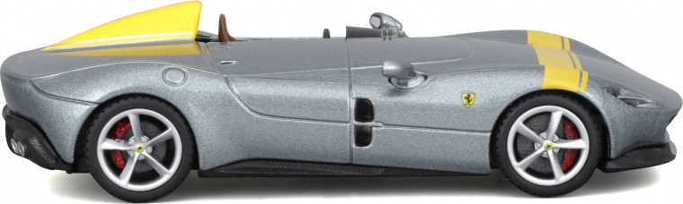 Construction métallique et roues librement rotatives