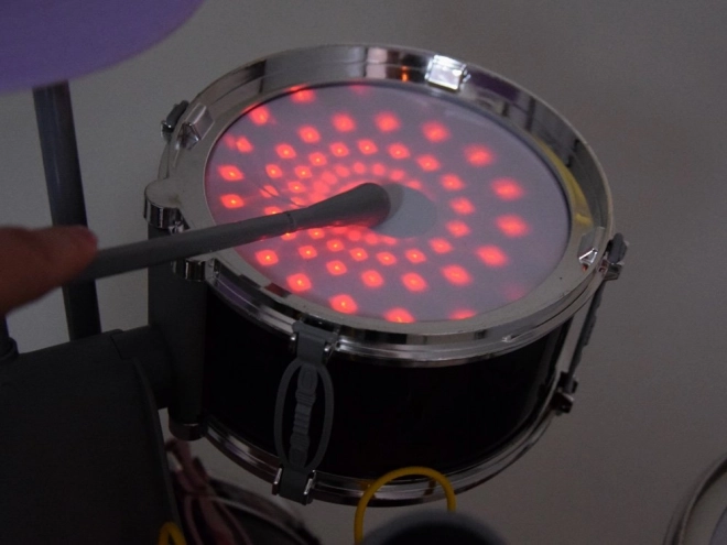 Tambour pour enfants avec microphone et panneau musical