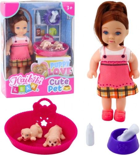 Mini poupée avec deux chiots et accessoires
