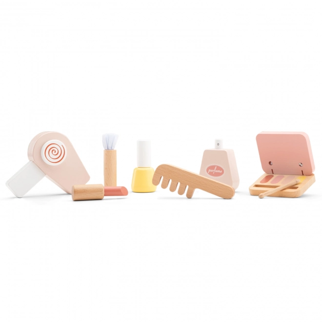7 accessoires cosmétiques en bois
