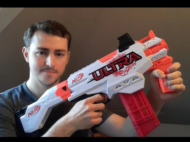 Grande arme automatique Nerf Ultra Focus avec munitions
