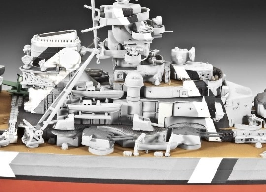 Modèle en plastique du navire de guerre Bismarck