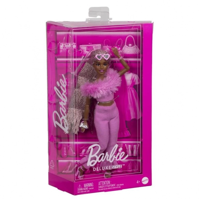 Barbie mannequin en costume-pantalon