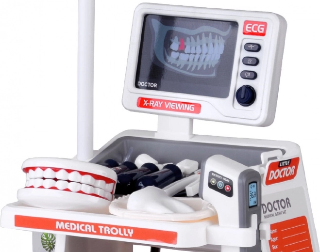 Examen réaliste avec lumières et sons