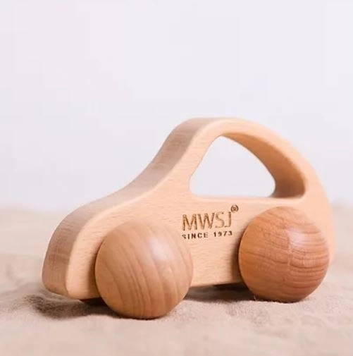Voiture de course en bois à attraper