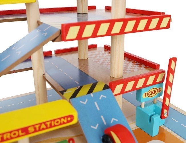 Garage de stationnement en bois