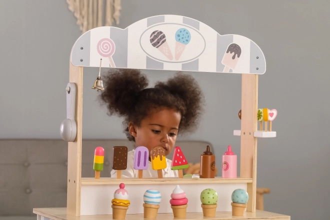 Chariot de crème glacée en bois