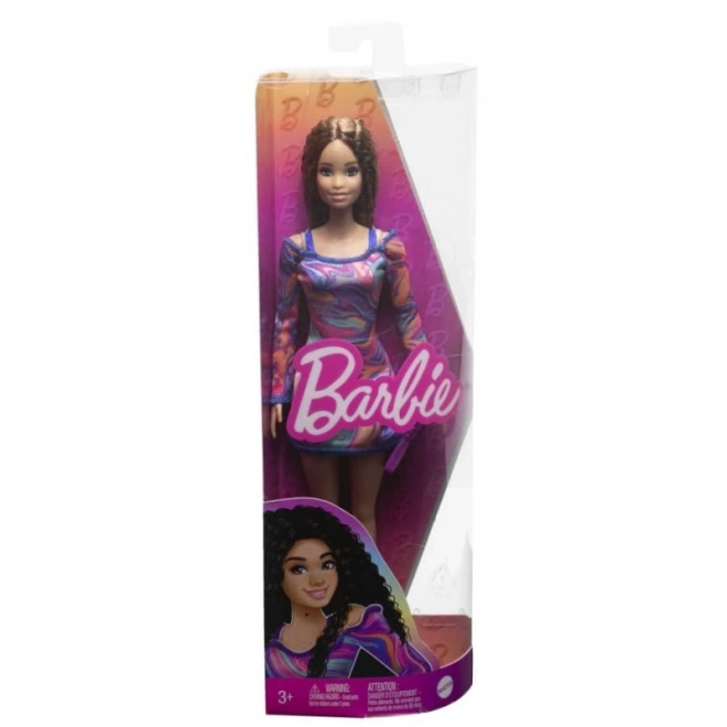 Poupée Barbie Fashionistas aux cheveux ondulés et avec des taches de rousseur