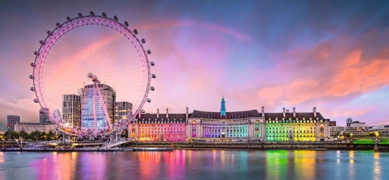 Panorama impressionnant de Londres aux couleurs éclatantes