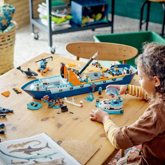 LEGO City bateau des explorateurs de l'Arctique