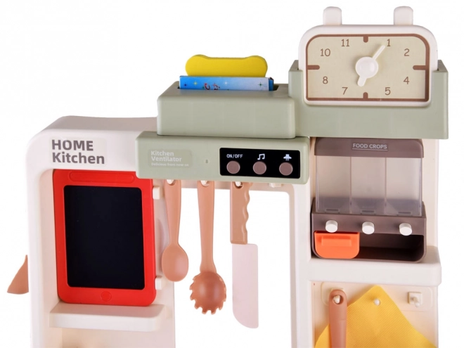 Grande cuisine réaliste avec vapeur, sons et lumières