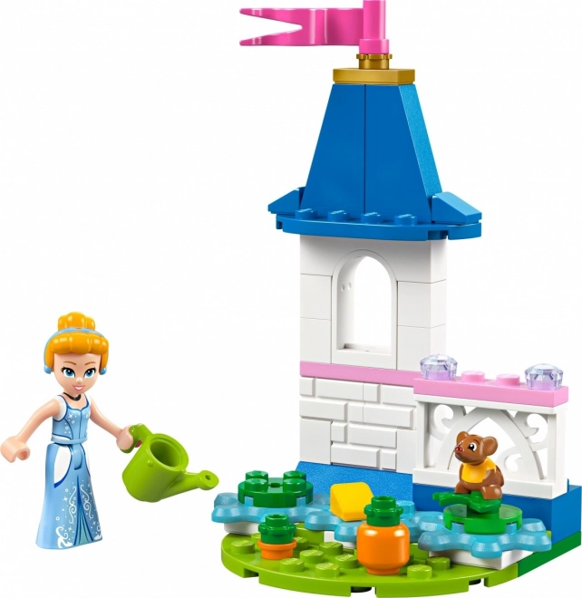 Château miniature de Cendrillon de Disney avec jardin