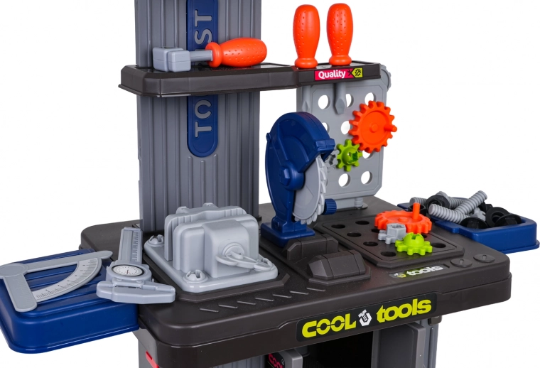 Atelier réaliste avec outils