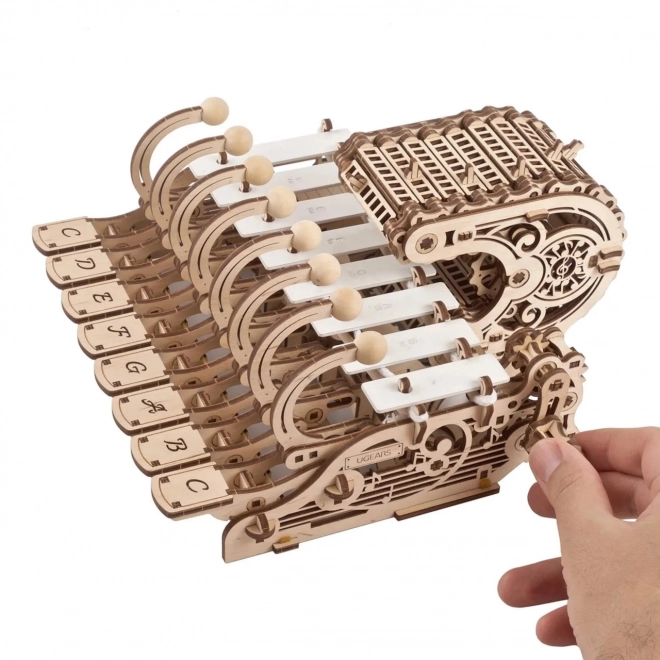 Ugears modèle mécanique en bois de l'instrument musical Celesta