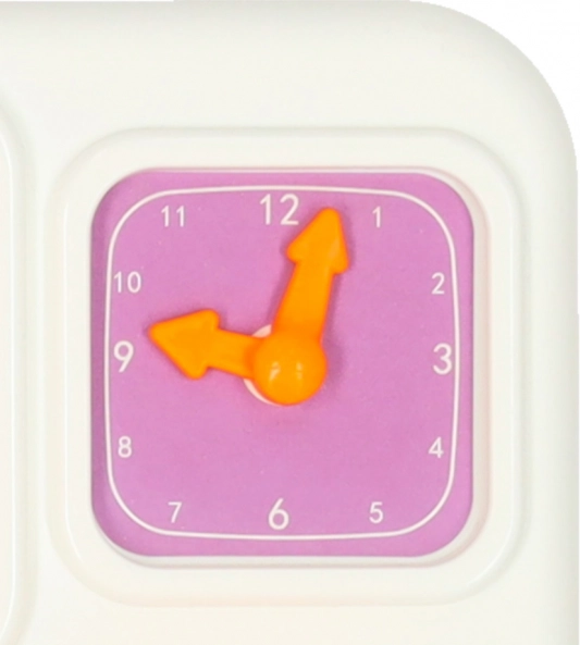 Tableau Montessori avec éléments de cuisine et apprentissage de l'heure