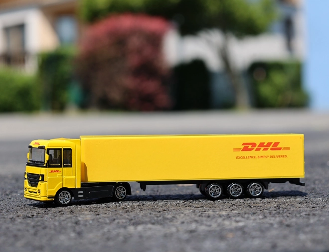 Camion avec remorque DHL 19 cm